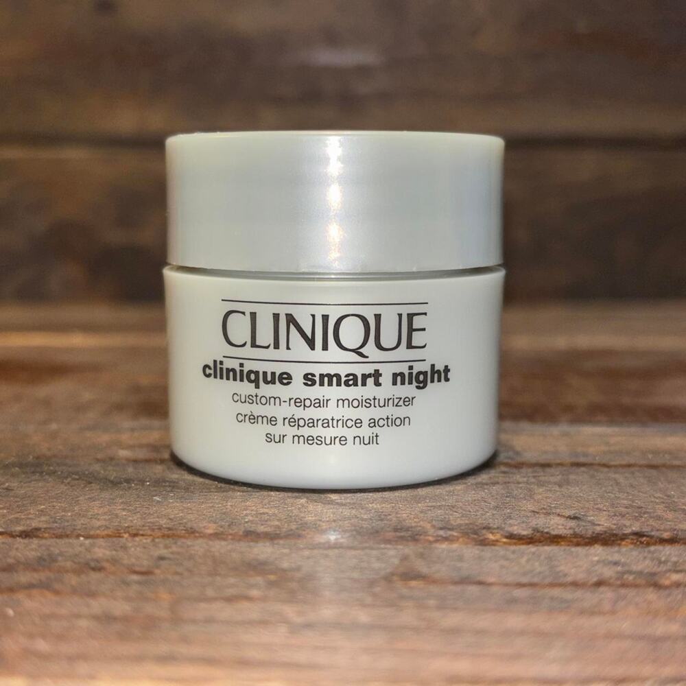 Clinique smart night custom repair moisturizer